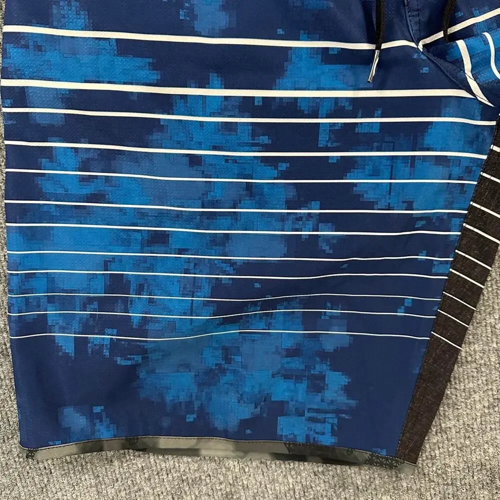 Oakley Men’s Blade Straight Edge Board Shorts Striped Swim Trucks Beach Lake 33
